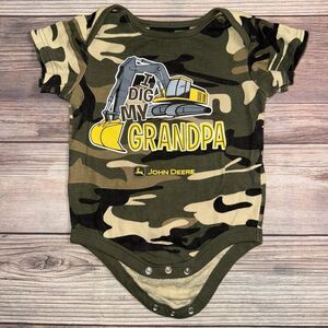John Deere Camo “I dig my grandma” 18 Months Short Sleeve Bodysuit